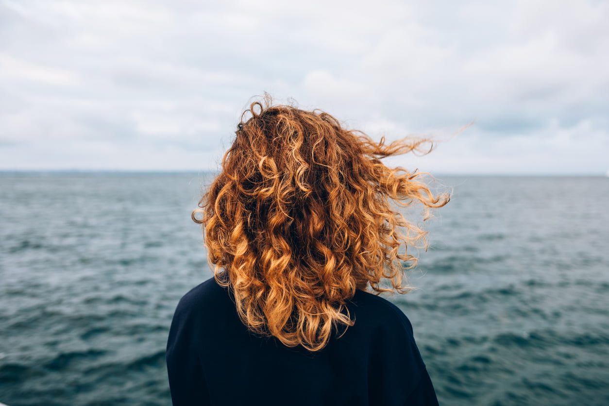 Vitamina para fortalecer cabelo cacheado e crespo